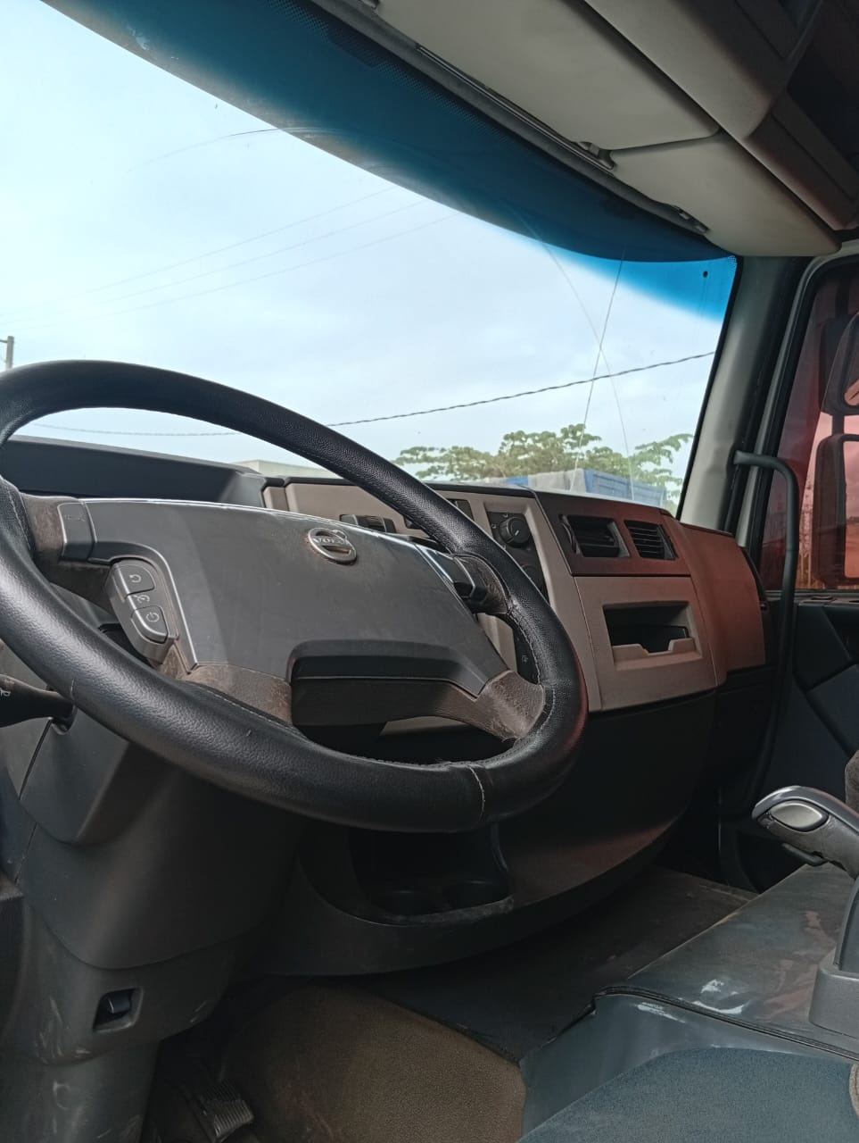 Volvo VM 330 8x2 2018 — foto 9