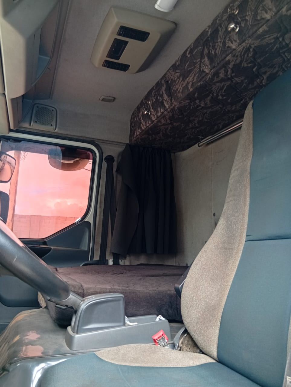 Volvo VM 330 8x2 2018 — foto 10