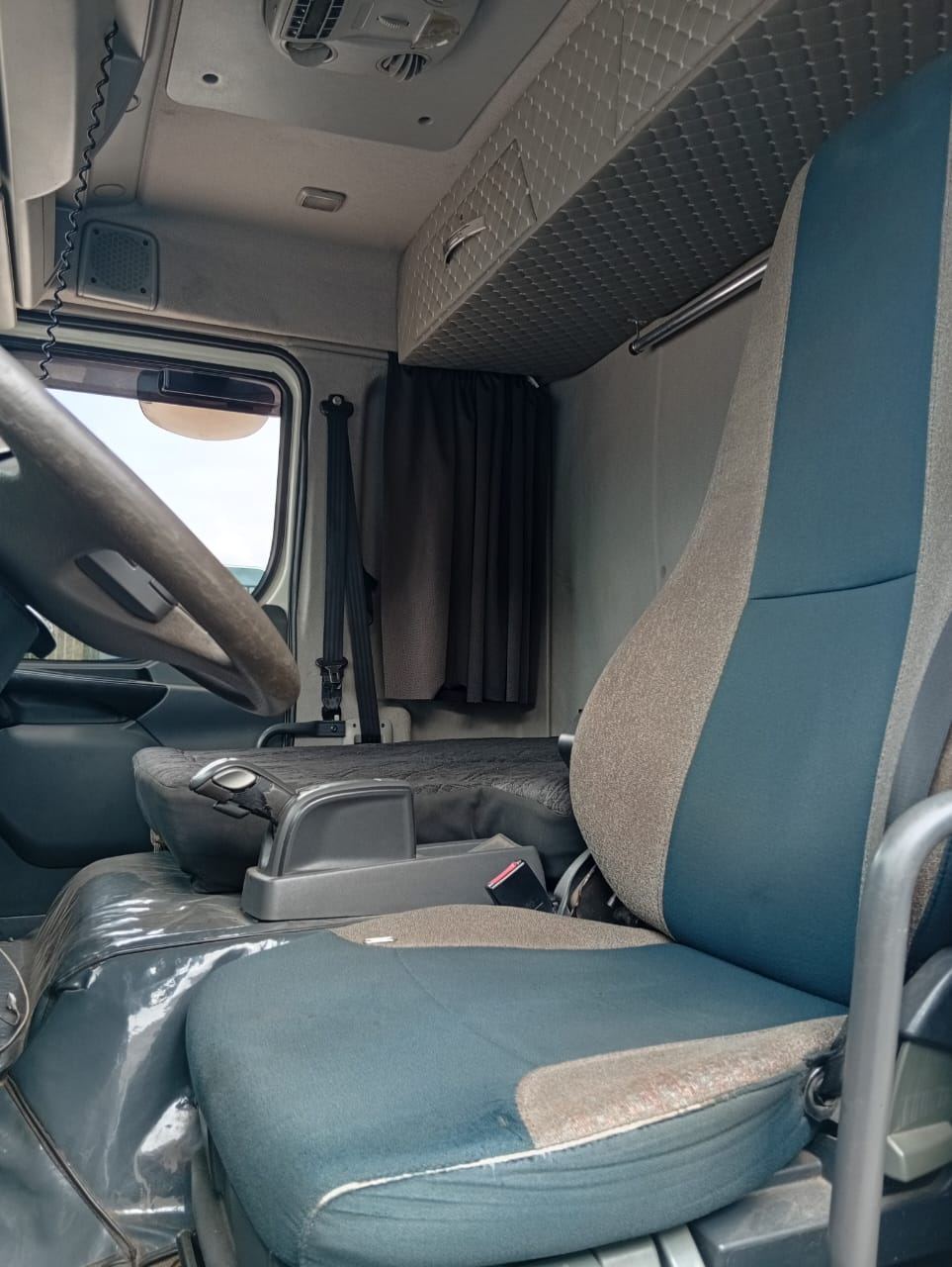 Volvo VM 330 8x2 2018 — foto 11