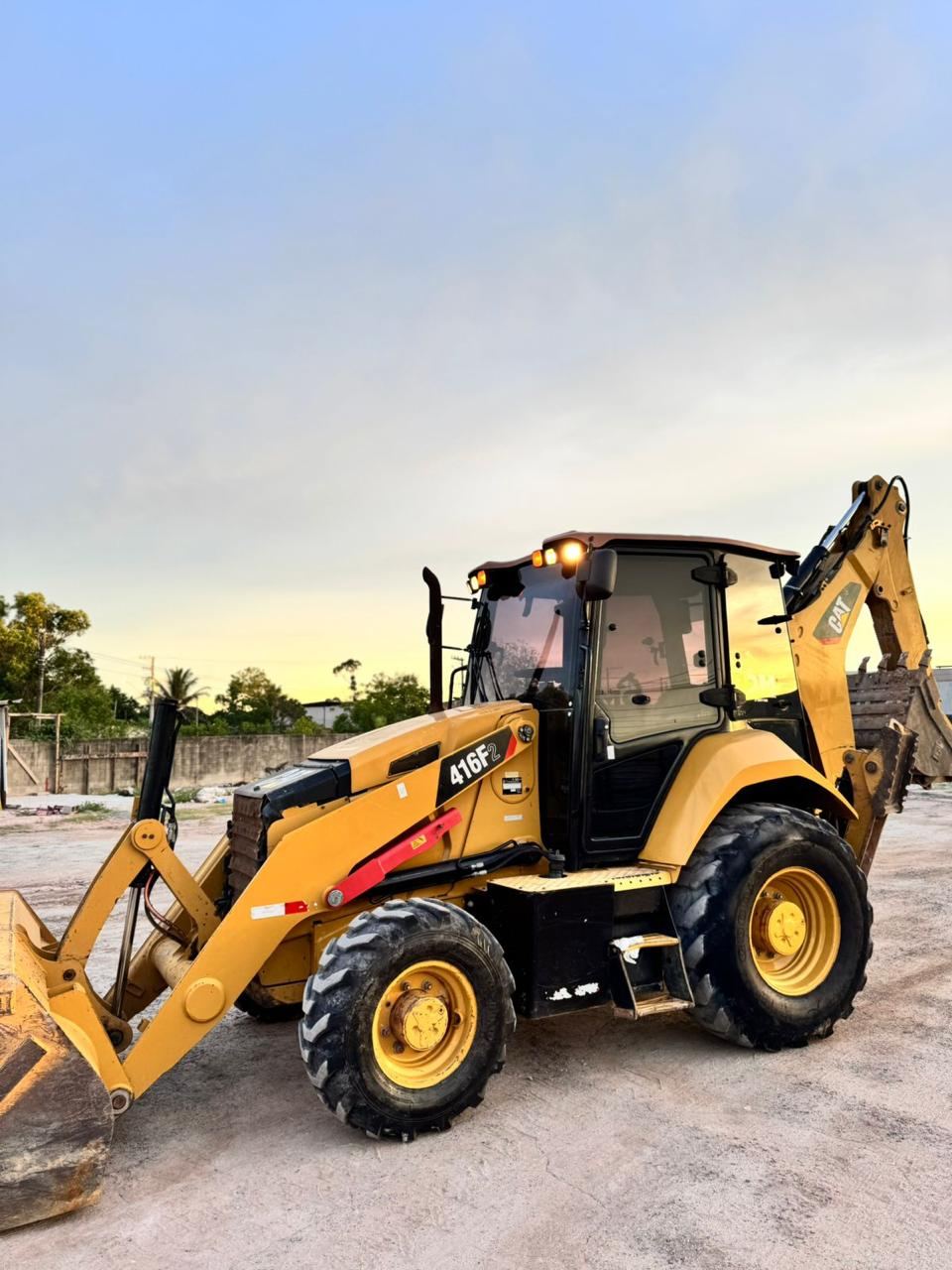 Caterpillar RETROESCAVADEIRA CAT F2 2019 — foto 4