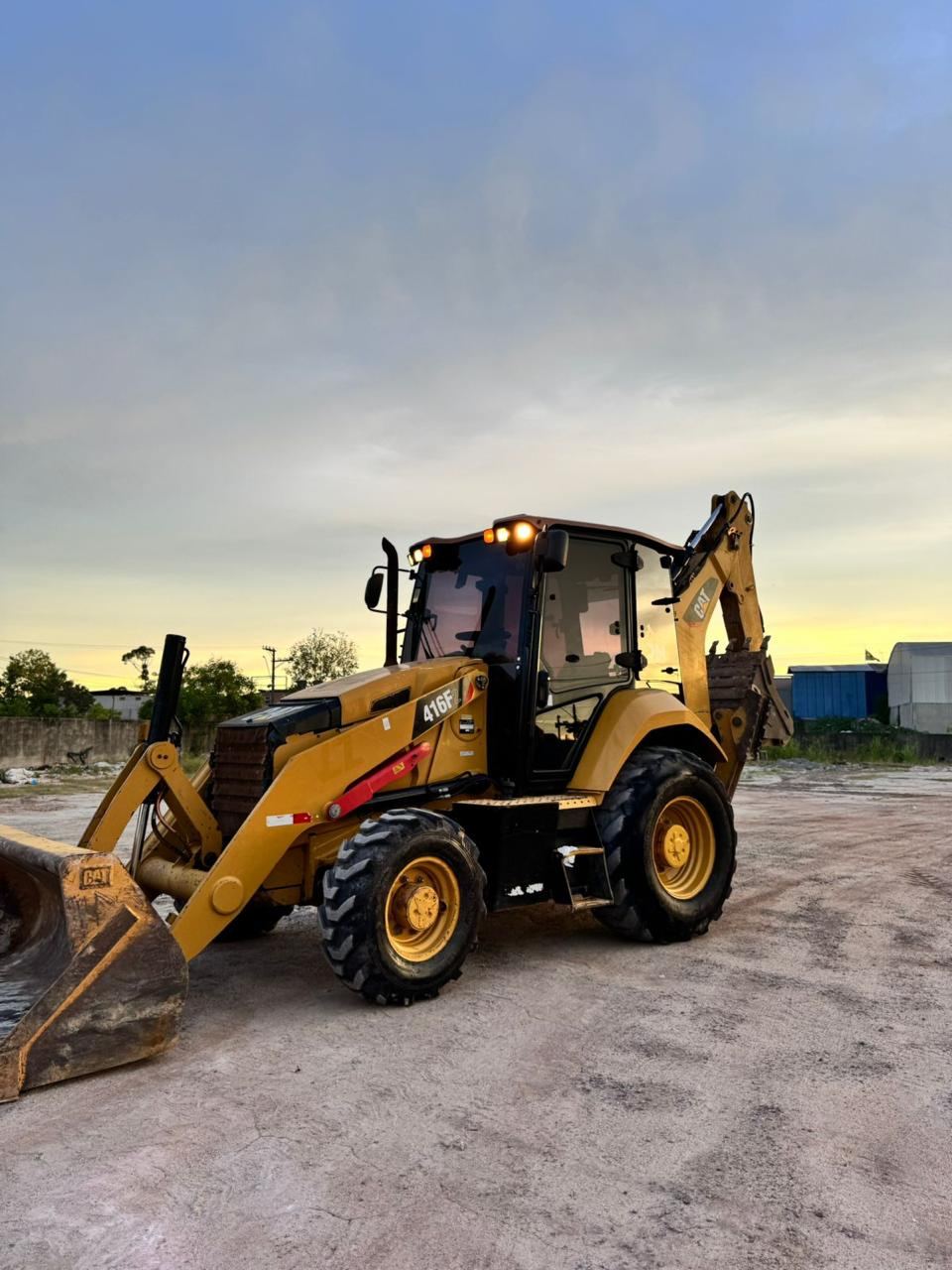 Caterpillar RETROESCAVADEIRA CAT F2 2019 — foto 5