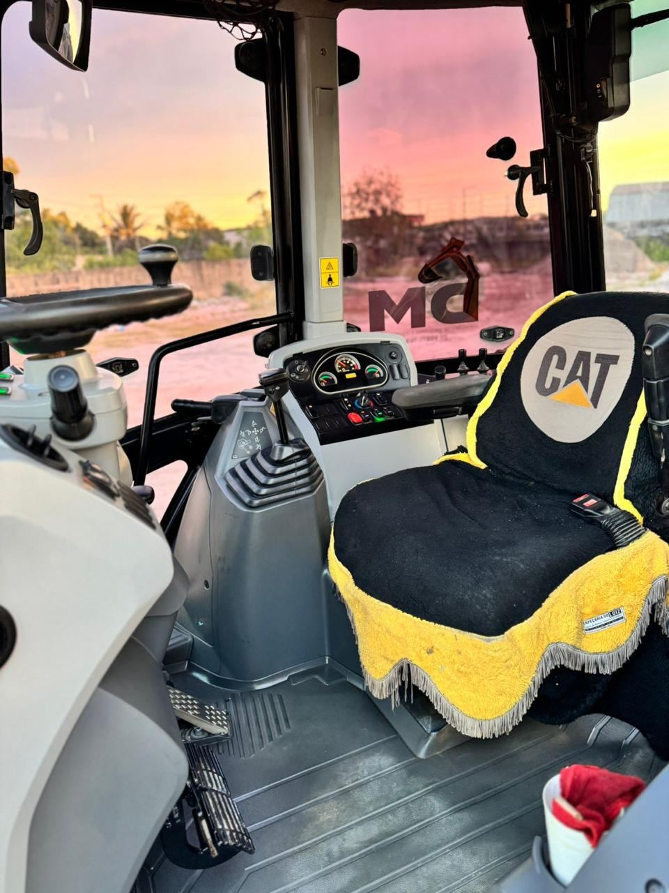 Caterpillar RETROESCAVADEIRA CAT F2 2019 — foto 7
