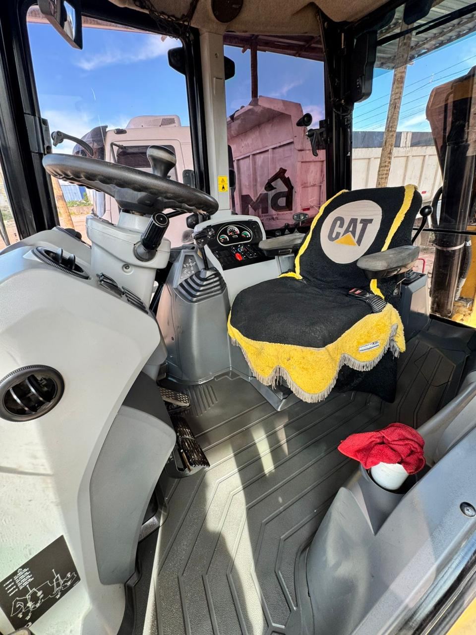 Caterpillar RETROESCAVADEIRA CAT F2 2019 — foto 8