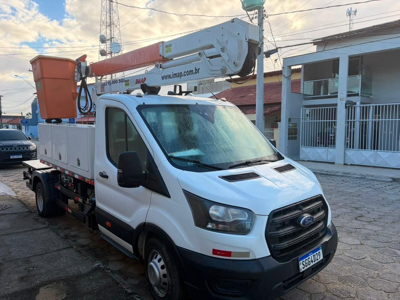 FORD TRANSIT 470 CL 2024 — foto 2